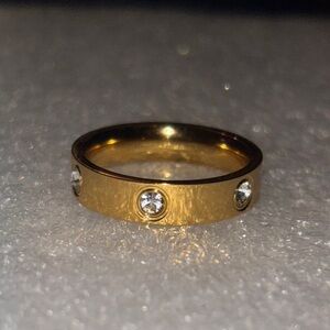 Boutique Gold Band Ring  with Crystal  Rhinestone Accents Size 8 New